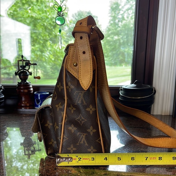 AUTHENTIC Louis Vuitton Hudson GM - Picture 13 of 13